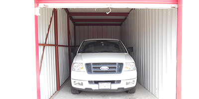 Vehicle storage in Lansing, KS with truck inside